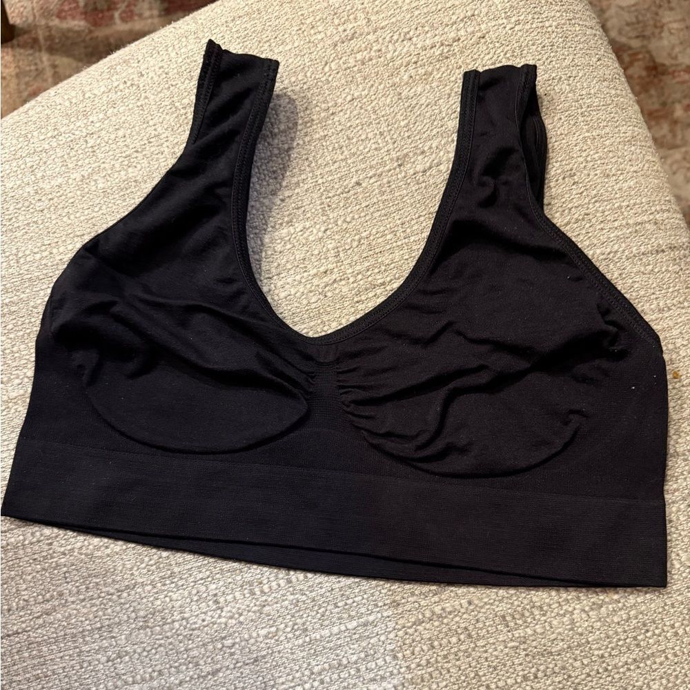 Black Women's sports Bra size L